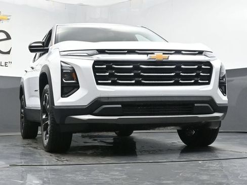 New 2026 Chevrolet Equinox LT w/ Convenience Package II FWD image 3