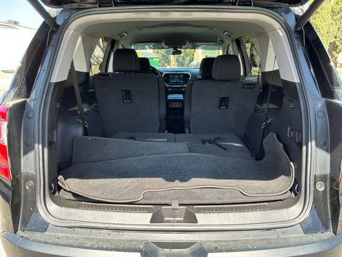 Used 2021 GMC Acadia SLE w/ Driver Convenience Package FWD image 24