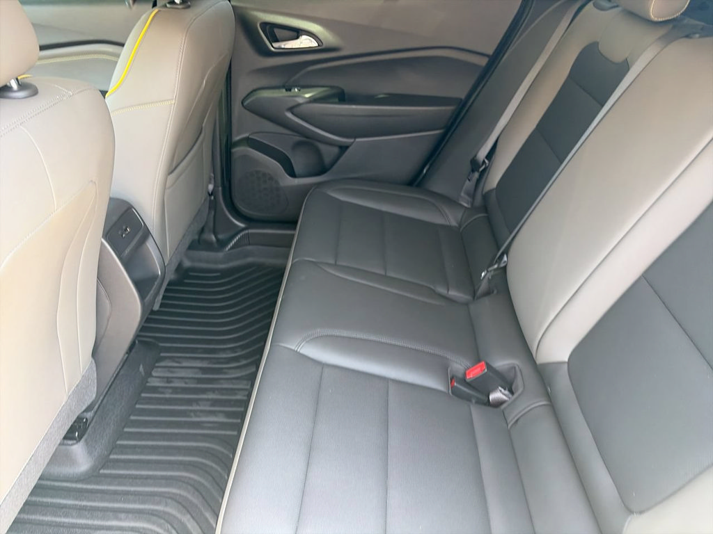 Used 2025 Chevrolet Trax ACTIV w/ Sunroof Package FWD image 13