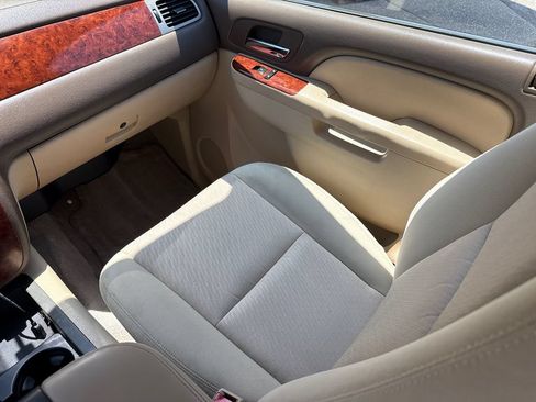 Used 2011 Chevrolet Tahoe LS RWD image 15