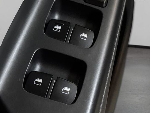 Used 2019 Hyundai Kona SE image 29