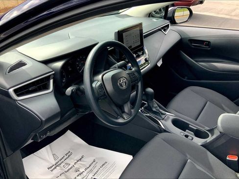 Used 2025 Toyota Corolla LE FWD image 17