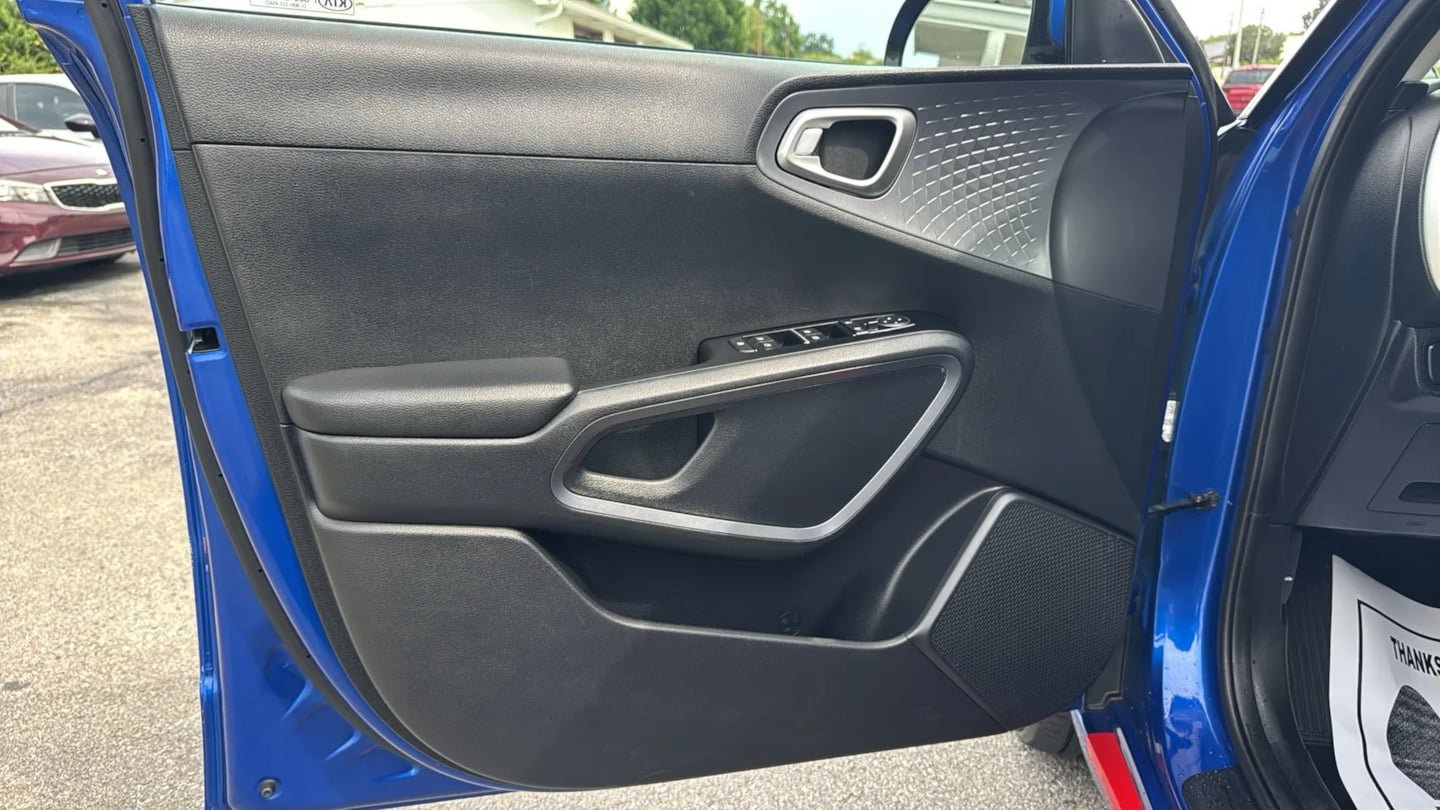 Used 2020 Kia Soul GT-Line FWD image 9