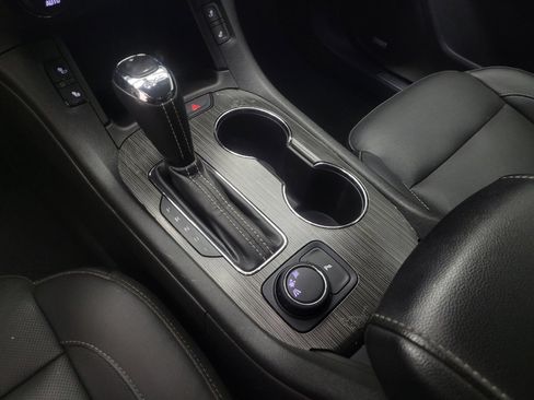Used 2019 GMC Acadia SLT w/ Black Edition FWD image 26
