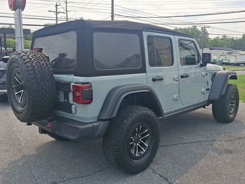 Used 2024 Jeep Wrangler Unlimited Sport AWD/4WD image 4