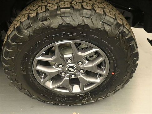 New 2025 Ford Bronco Badlands image 9