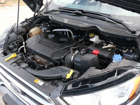 Used 2021 Ford EcoSport Titanium image 48