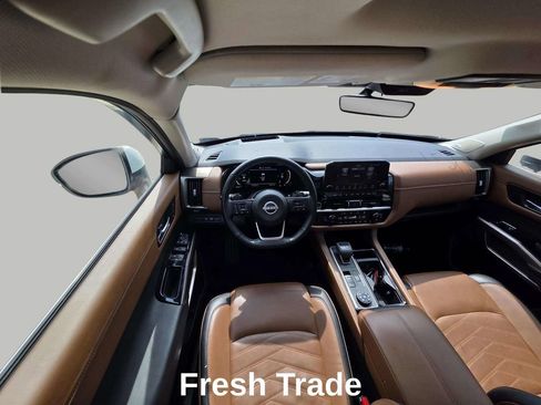 Used 2023 Nissan Pathfinder Platinum w/ Lighting Package (N93) AWD/4WD image 15