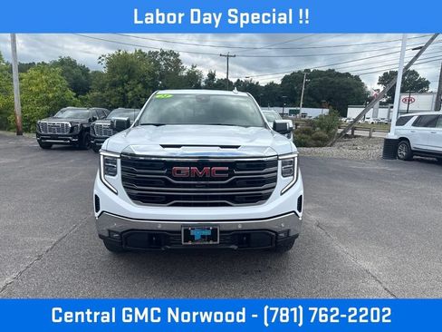 Used 2024 GMC Sierra 1500 SLT w/ SLT Premium Package AWD/4WD image 8