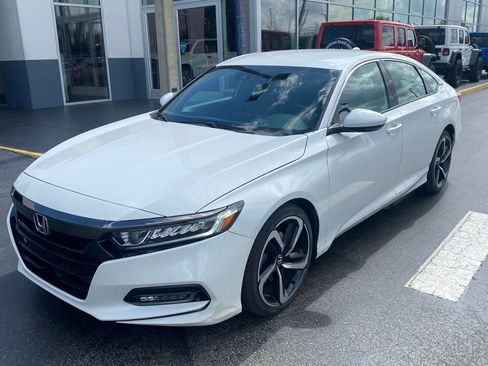 Used 2019 Honda Accord Sport image 4