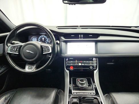 Used 2017 Jaguar XF R-Sport image 17