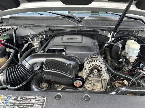 Used 2011 Chevrolet Avalanche LTZ image 13