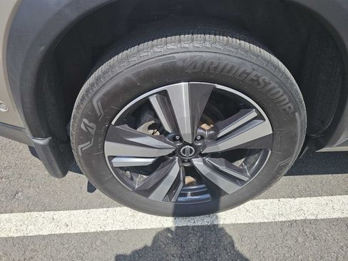 Used 2021 Nissan Rogue Platinum AWD/4WD image 25