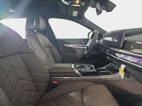 New 2026 BMW i7 xDrive60 w/ Executive Package AWD/4WD image 9