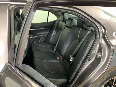 Used 2022 Toyota Camry XSE FWD image 31