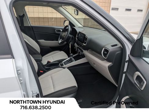 Used 2022 Hyundai Venue SEL w/ Cargo Package image 34