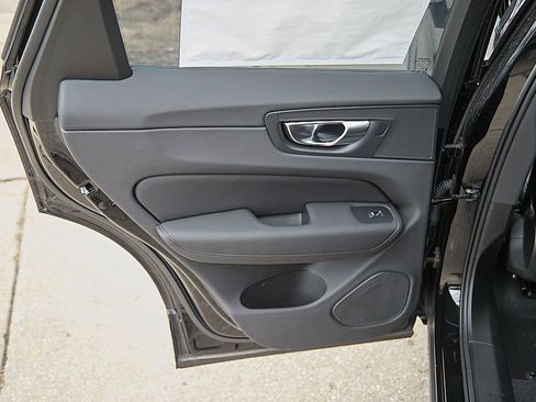 New 2026 Volvo XC60 B5 Ultra w/ Protection Package Premier image 16