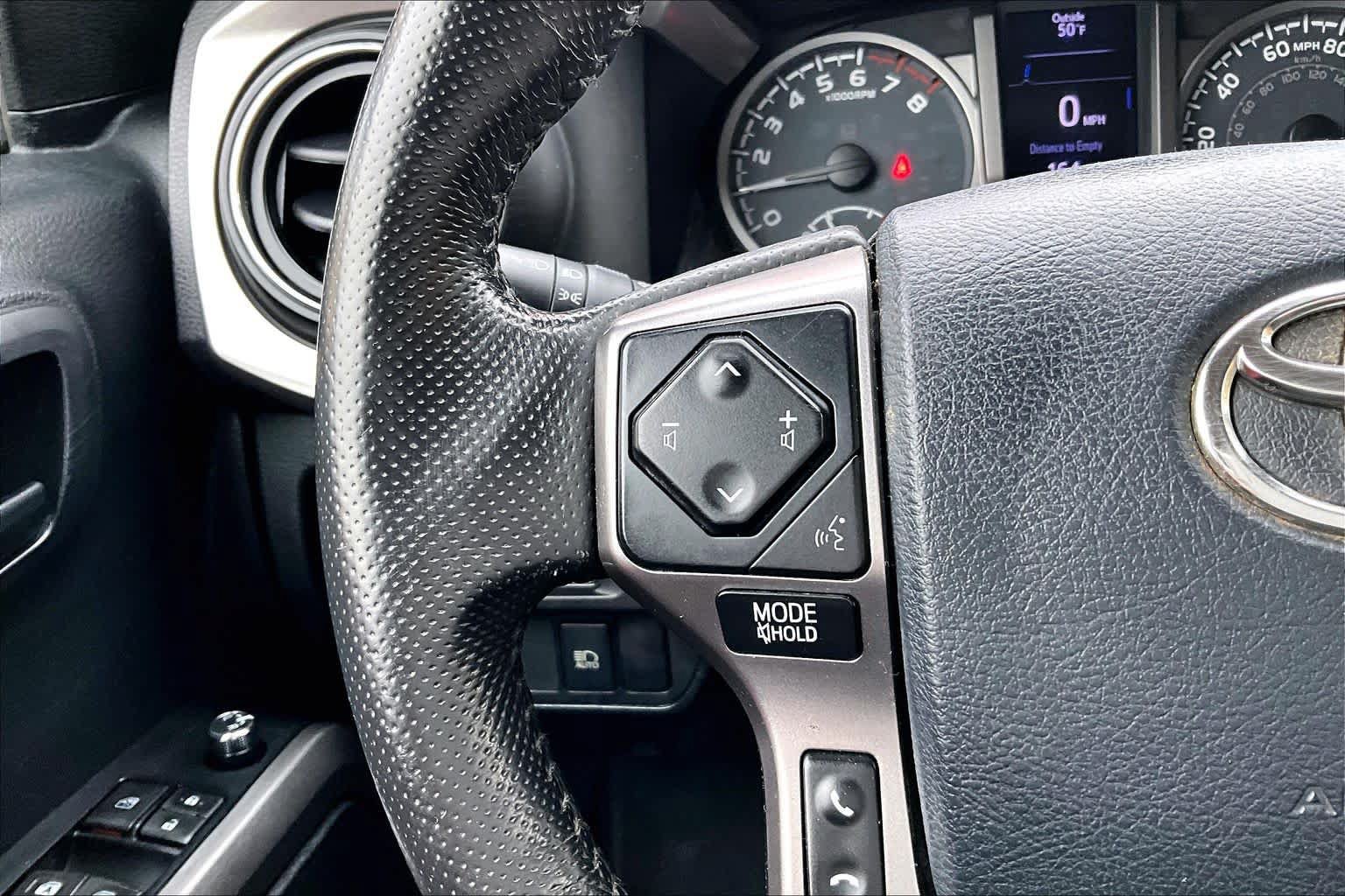 Used 2018 Toyota Tacoma SR5 AWD/4WD image 24