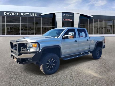 Used 2018 GMC Sierra 2500 Denali w/ Duramax Plus Package image 2