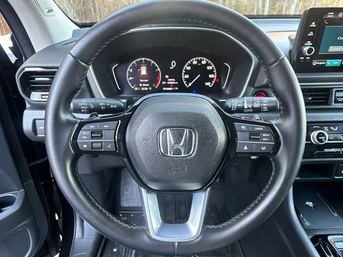 Used 2023 Honda Pilot Touring image 14