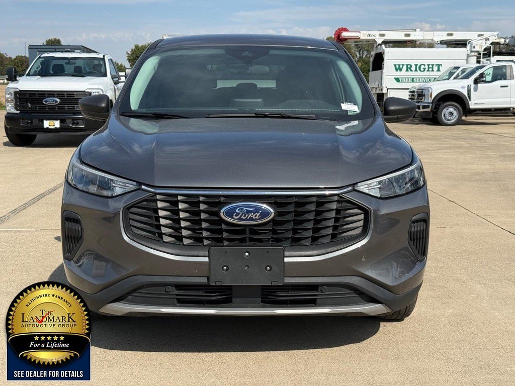 Used 2025 Ford Escape Active FWD image 2