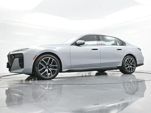Used 2024 BMW 740i xDrive w/ Premium Package AWD/4WD image 54