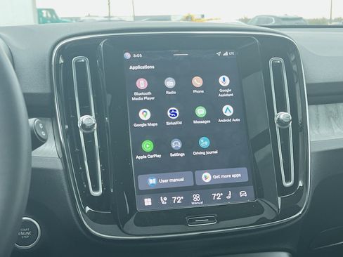 New 2026 Volvo XC40 B5 Plus w/ Protection Package Premier image 18