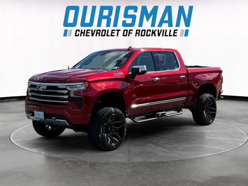 Used 2023 Chevrolet Silverado 1500 High Country w/ High Country Premium Package AWD/4WD image 2