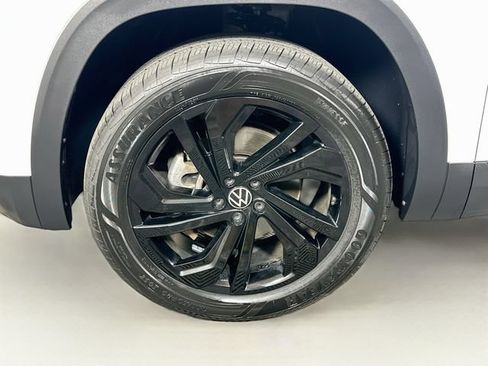Certified 2023 Volkswagen Atlas SE w/ Black Wheel Package AWD/4WD image 31