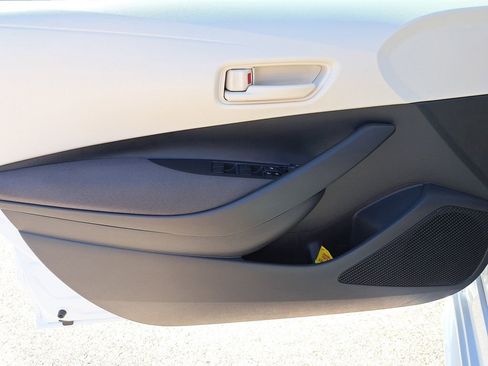 Certified 2025 Toyota Corolla LE image 13