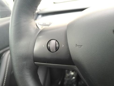 Used 2021 Tesla Model Y Long Range AWD/4WD image 36