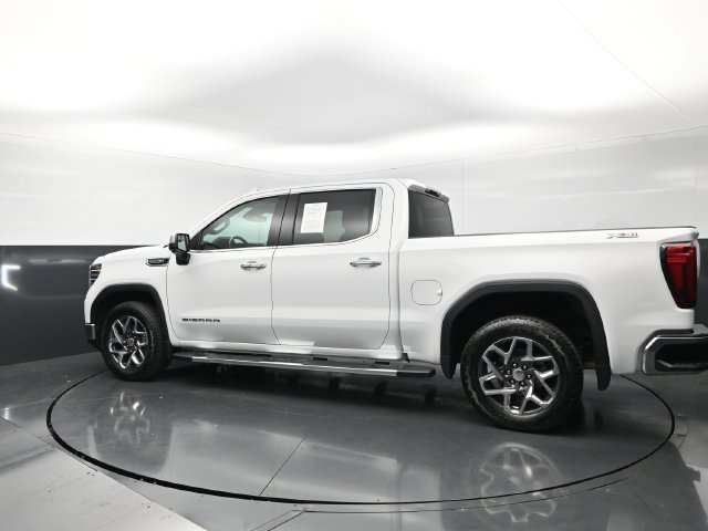 Used 2023 GMC Sierra 1500 SLT w/ SLT Premium Package AWD/4WD image 2