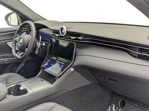 Used 2024 Maserati Grecale GT image 54