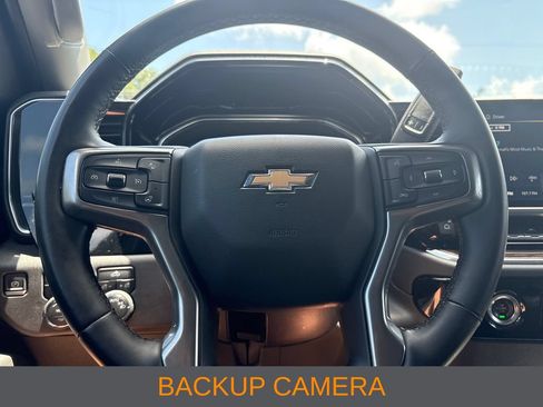 Used 2023 Chevrolet Silverado 1500 LT AWD/4WD image 9