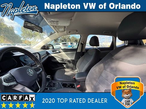 Used 2022 Volkswagen Taos SE image 21