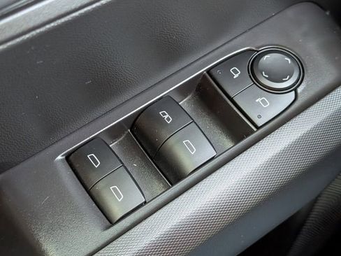 Used 2025 Chevrolet Colorado Trail Boss AWD/4WD image 21
