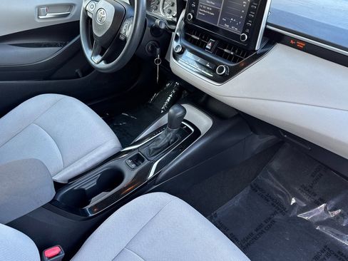 Used 2020 Toyota Corolla LE FWD image 15