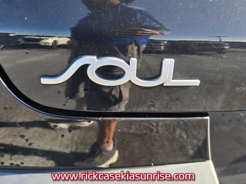 Used 2022 Kia Soul LX w/ Technology Package FWD image 7