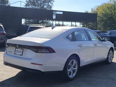 New 2025 Honda Accord LX image 4