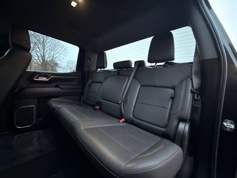 Used 2025 GMC Sierra 1500 SLT image 13