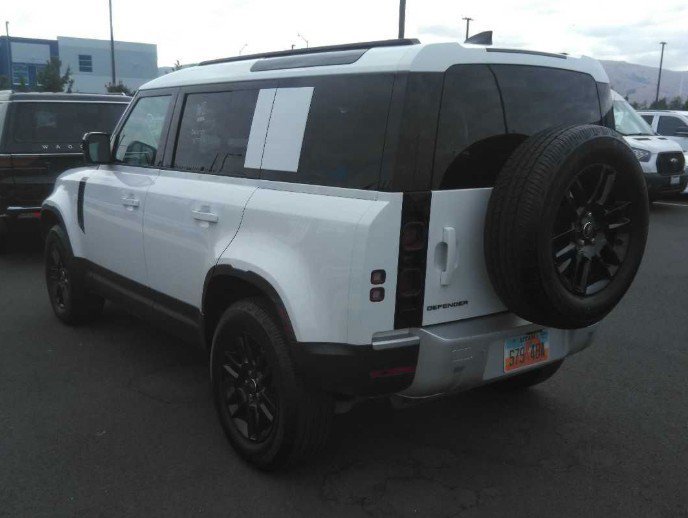 Used 2025 Land Rover Defender 110 S AWD/4WD image 4