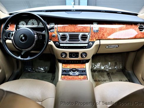Used 2010 Rolls-Royce Ghost image 24