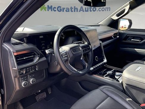 Used 2025 GMC Yukon XL Denali AWD/4WD image 16
