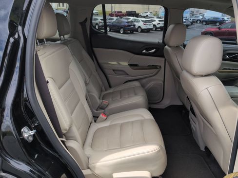 Used 2018 GMC Acadia Denali w/ Technology Package AWD/4WD image 28
