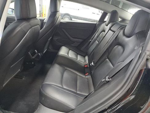 Used 2018 Tesla Model 3 Mid Range image 9