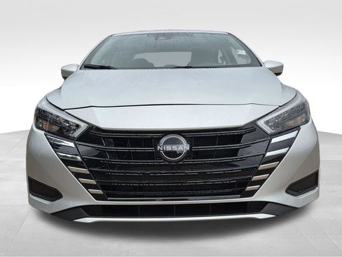 Used 2025 Nissan Versa SV FWD image 3