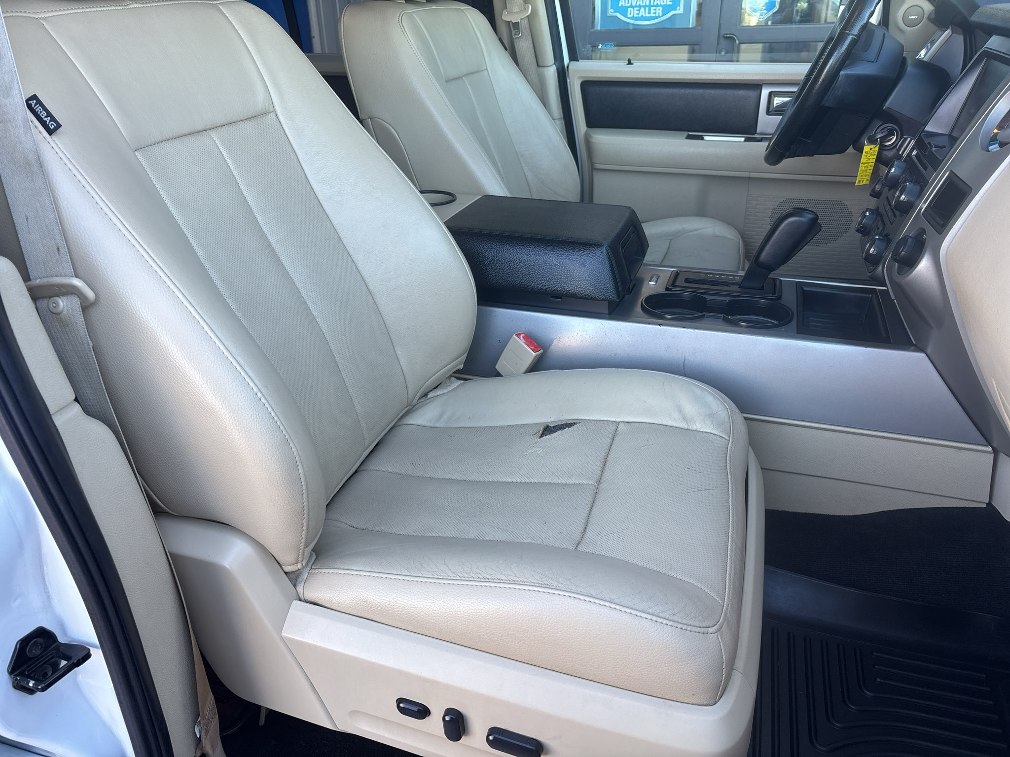Used 2015 Ford Expedition EL XLT w/ Equipment Group 202A AWD/4WD image 10