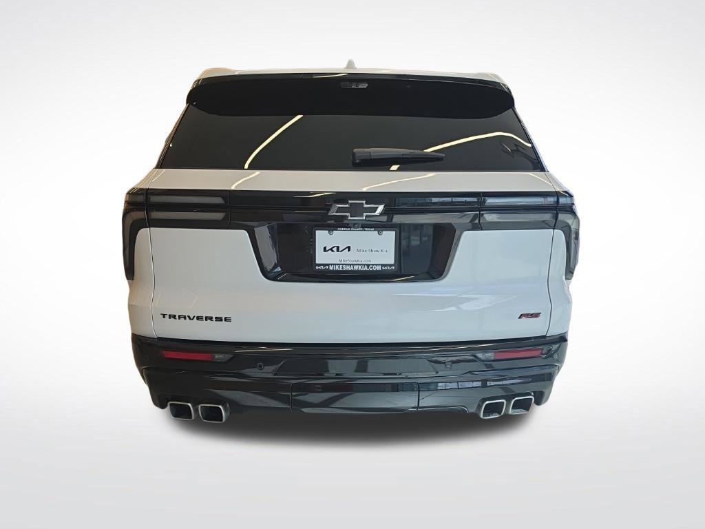 Used 2025 Chevrolet Traverse RS w/ LPO, Floor Liner Package FWD image 12