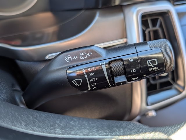 Used 2023 Kia Sorento LX FWD image 29