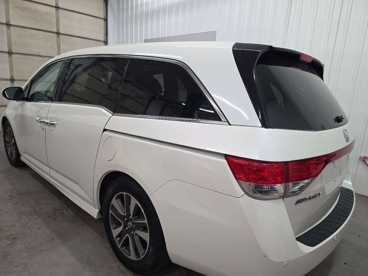 Used 2014 Honda Odyssey Touring image 9